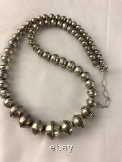 Hand Stamped Bench Navajo Pearls Graduated Sterling Silver Bead Necklace 19