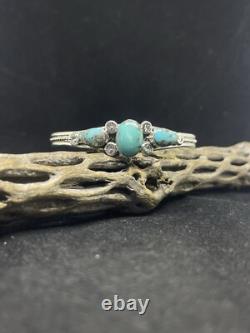 Handmade Native American Navajo Fox Turquoise Sterling Silver cuff Bracelet