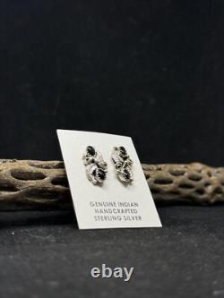Handmade Native American Navajo black onyx Sterling Silver leaf post earrings