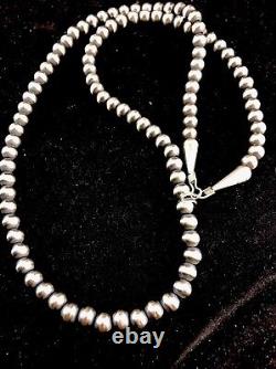 Native American 4mm Sterling Silver Navajo Pearls 26 Hook & Eye Cone Necklace