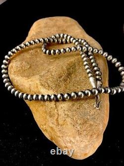 Native American 4mm Sterling Silver Navajo Pearls 26 Hook & Eye Cone Necklace
