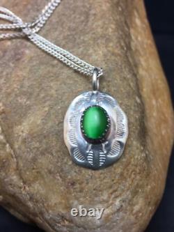 Native American Green Malachite Pendant Navajo Sterling Silver Necklace 08956