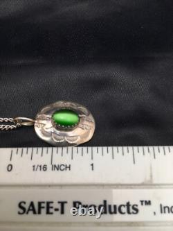 Native American Green Malachite Pendant Navajo Sterling Silver Necklace 08956