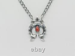 Native American Navajo Handmade Necklace Sterling Silver and Spiny Oyster