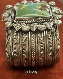 Native American Navajo Handmade Sterling Silver Turquoise Design Cuff/Bracelet