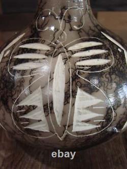 Native American Navajo Indian Horse Hair Pottery by T Vail