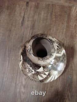 Native American Navajo Indian Horse Hair Pottery by T Vail