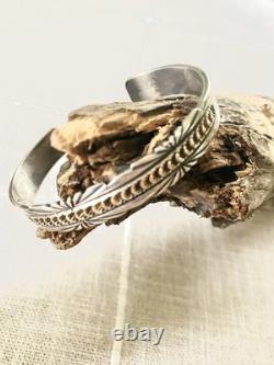 Native American Navajo SS 925 cuff with 14 kt overlay, nice design, maker HT 20gr