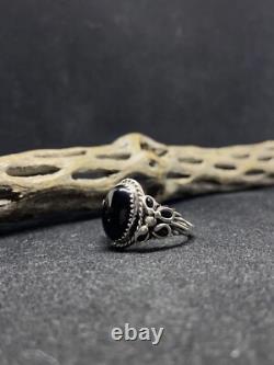 Native American Navajo black onyx Sterling Silver Ring Size 9.5