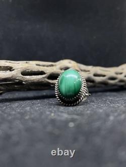 Native American Navajo malachite Sterling Silver circular Ring Size 6.5