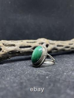 Native American Navajo malachite Sterling Silver circular Ring Size 6.5