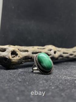 Native American Navajo malachite Sterling Silver circular Ring Size 6.5