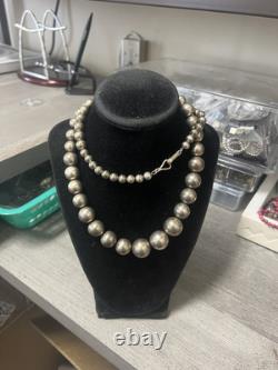 Native american navajo pearls necklace. 925 Sterling Silver 125G 30 Beaded