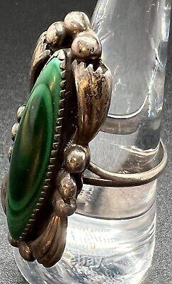 Navajo Size 9 Ring Green Malachite Sterling Silver Native American Vintage