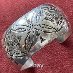 SUPERB VINTAGE NAVAJO RUG PATTERN STERLING SILVER WIDE CUFF BRACELET SIGNED 39g