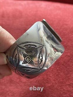 SUPERB VINTAGE NAVAJO RUG PATTERN STERLING SILVER WIDE CUFF BRACELET SIGNED 39g