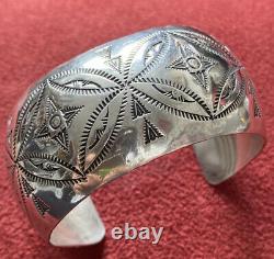 SUPERB VINTAGE NAVAJO RUG PATTERN STERLING SILVER WIDE CUFF BRACELET SIGNED 39g