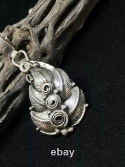 Traditional Native American Navajo Sterling Silver Feather Pendant 20 Inch Chain