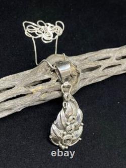 Traditional Native American Navajo Sterling Silver Feather Pendant 20 Inch Chain