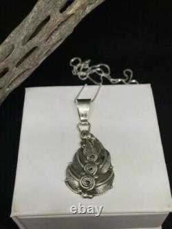 Traditional Native American Navajo Sterling Silver Feather Pendant 20 Inch Chain