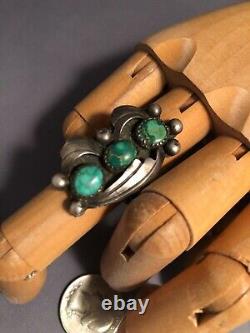 VINTAGE NAVAJO Native American green TURQUOISE. STERLING. Size 7