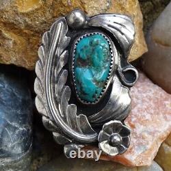 Vintage 1970s Native American Navajo Turquoise Sterling Ring Size 5.75