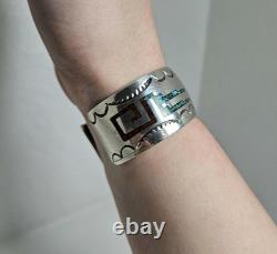Vintage 1970s Navajo Native American Sterling Silver 925 Bracelet Turquoise Cuff