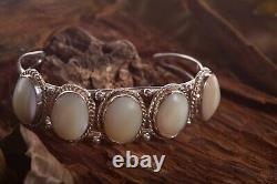 Vintage Native American Navajo Genuine Moonstone & Silver Cuff bracelet! Mint