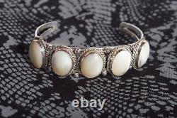 Vintage Native American Navajo Genuine Moonstone & Silver Cuff bracelet! Mint