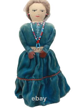Vintage Native American Navajo Handmade Doll Leather Hands Beaded Necklace B39
