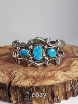 Vintage Native American Navajo Jewelry Sandcast Silver Turquoise Cuff Bracelet