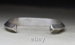 Vintage Native American Navajo Sterling Silver Carinated Cuff Bracelet