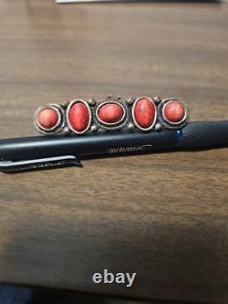 Vintage Native American Zuni/Navaho Coral ring with 5 Corals