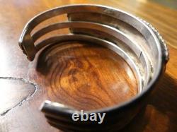 Vintage Native Navajo Sterling Silver Coral Cuff bracelet
