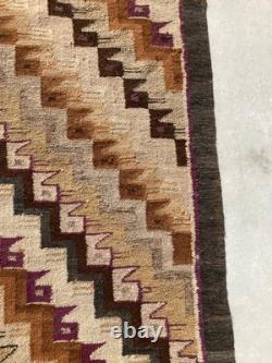 Vintage Navajo Handwoven Beautiful Native American Rug Carpet 142x55 cm