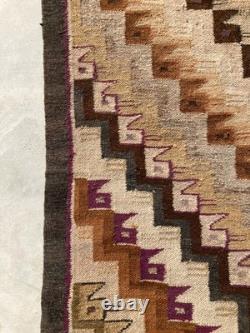 Vintage Navajo Handwoven Beautiful Native American Rug Carpet 142x55 cm
