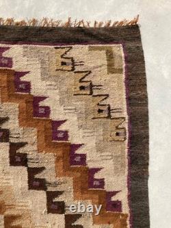 Vintage Navajo Handwoven Beautiful Native American Rug Carpet 142x55 cm