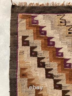 Vintage Navajo Handwoven Beautiful Native American Rug Carpet 142x55 cm