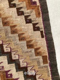Vintage Navajo Handwoven Beautiful Native American Rug Carpet 142x55 cm