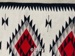 Vintage Navajo Handwoven Beautiful Native American Rug Carpet 58.6x27.9 In