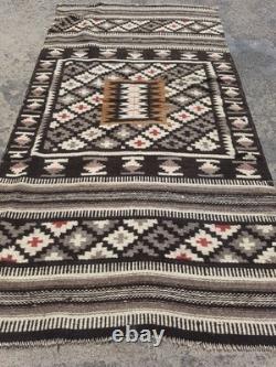 Vintage Navajo Handwoven Beautiful Native American Rug Carpet 60.6x32.2 In