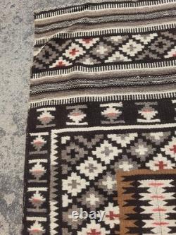 Vintage Navajo Handwoven Beautiful Native American Rug Carpet 60.6x32.2 In