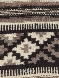 Vintage Navajo Handwoven Beautiful Native American Rug Carpet 60.6x32.2 In
