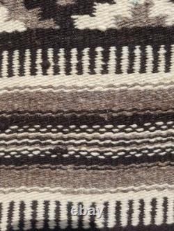 Vintage Navajo Handwoven Beautiful Native American Rug Carpet 60.6x32.2 In