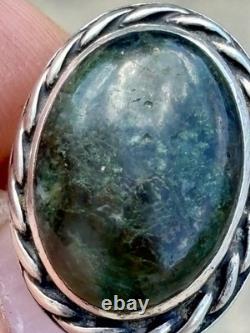 Vintage Rare Navajo WP Moss Agate Bird Leaf Insc Underside Motif One Off Size 6