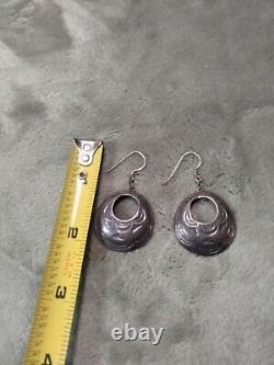 Vtg Old Pawnnativenavajo Erastampedsterlingsilverearrings