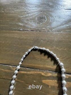 Ancien collier de perles navajo en argent sterling