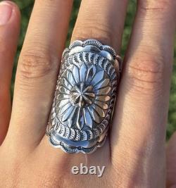 Bague artisanale en argent sterling 925 estampillée Navajo Sunshine Reeves taille 7.5