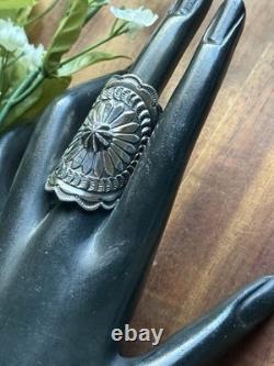 Bague artisanale en argent sterling 925 estampillée Navajo Sunshine Reeves taille 7.5