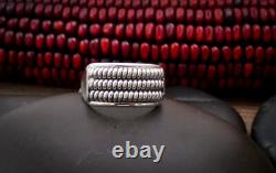 Bague en argent sterling en forme de dôme tordue de 3 rangées des Navajos Amérindiens, taille 9 1/4